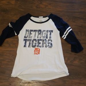 Detroit tigers baseball shirt
